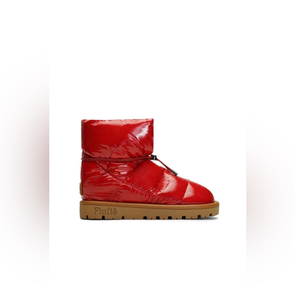 NWT Polar Pillow Boots